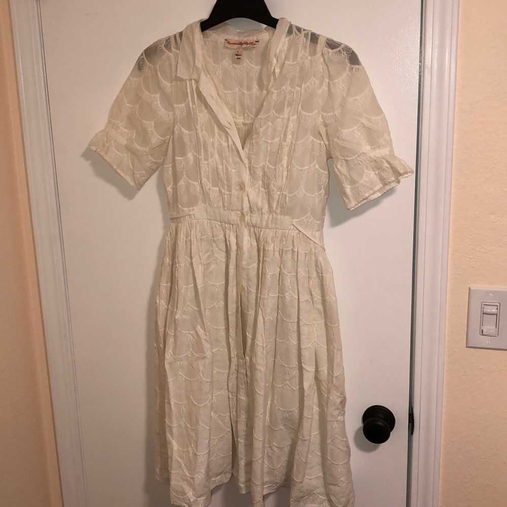 Anthropologie lace dress with pockets!
